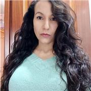 Profesora de refuerzo escolar para niños de primaria.