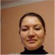 Deutschlehrerin, die alle Sprachniveaus unterrichtet. Die Unterrichtsstunde wird nach dem Schülerziel gestaltet.