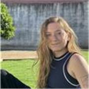 Profesora de francés (nativa), podría dar clases hasta nivel bachillerato.