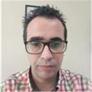 Profesor licenciado en Administración y Dirección de Empresas, con experiencia en Asesoría de Empresas y especialista en Laboral.