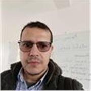 Professeur d'anglais qui a plus de 15 ans d'expérience dans l'enseignement dans les écoles privées