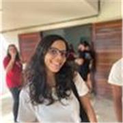 Professora de Português com experiência em todas as disciplinas de linguagens