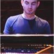 • Pianiste diplômé (DEM) et professeur expérimenté : cours sur mesure avec guide d’apprentissage et suivi des compétences dès 2025 ! •