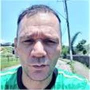 Professor de português ensina crianças