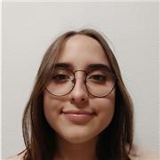 Estudiante que acaba de terminar bachillerato apta para dar clases a primaria y secundaria