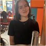 Étudiante en Licence 2 d'Anglais (LLCER), je vous aide à reprendre confiance et à booster vos notes grâce à des cours en ligne