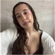 me defino como alguien muy cercano a los niños y que me gusta muchísimo la educación como vocación 