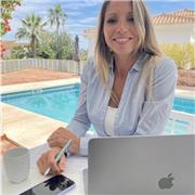Te ayudo a superar la Ansiedad y Manejar el Estrés.
Soy Psicóloga y Coach certificada, especialista en gestión de Ansiedad y Estrés para adultos. 
Tengo más de 10 años de experiencia. He creado programas prácticos para Gestionar la Ansiedad y superar el