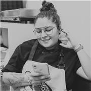 Chef profesora de clases en cocina asiática