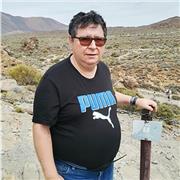 Profesor educacion primaria imparte clases en su domiclio