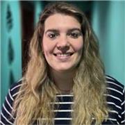 Profesora de Primaria apta para todas las edades.