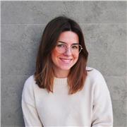 Apoyo en diseño e ilustración; ayuda a realizar proyectos complejos de diseño. También apoyo con fotografía