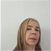 Profesora en apoyo escolar, para niños y niñas de primaria