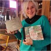 Profesora de Arte, multidisciplinar. Ilustradora y escritora. Publico libros ilustrados, y tengo largocv como pintora y escultora 