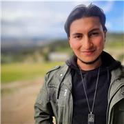 Estudiante avanzado de ingeniería mecánica enseña especialmente matemáticas y física en todos los niveles