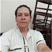 Profesor de Filosofía imparte clases para todas las edades