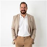 Portuguese guy that wants to help others to improve their Portuguese knowledge.