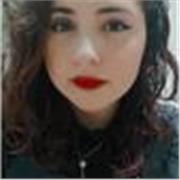 Niñera para cuidar y ayudar a las tarea de los niños