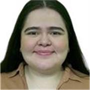 Ingeniera con facilidad para dar clases a niños