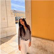 Me defino como una persona alegre, que crea buen ambiente, extrovertida y simpática. Me gustaría dar clases a niños-as de primaria