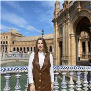 Profe de apoyo en Lengua castellana y literatura. También me ofrezco para cuidado de niños