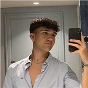 Estudiante en segundo de ingeniería biomédica, con matrícula de honor en ciencias en bachillerato, y buena media en primero de carrera