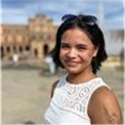 Tengo formación en grado superior de sanidad, pero se me da bien enseñar otras asignaturas, así como el trato con niños.