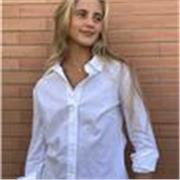 Profesora de inglés, con muchas ganas de enseñar . El inglés es muy fácil cuando lo aprendes de la manera correcta . Chloé