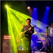Titulado en guitarra eléctrica profesional. Imparto clases de guitarra online de todos los niveles