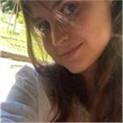 Studentessa laureanda in filosofia e diplomata al liceo classico con 100 e lode, propone lezioni di latino e greco antico.