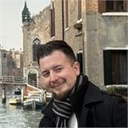 Profesor de Adobe Illustrator con 7 años de experiencia con ganas de transmitir mis conocimientos a estudiantes y gente interesada en iniciarse en el mundo de los vectores