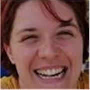 Diplomata come perito aziendale con esperienza in ripetizioni di lingue con ottimo successo per gli studenti