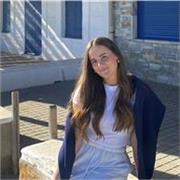 Soy una persona proactiva, me encanta tratar con niños y ayudarles a aprender.