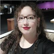 Estudiante con conocimientos de bachiller de ciencias da clases presenciales