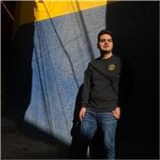 Maestro de apoyo especializado en gente interesada en mejorar su nivel de ingles