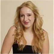 Hola! He trabajado con niños dando clases de lenguaje musical y piano. Pero también podría ayudarlos con otras materias.