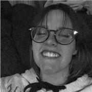 Ingles, lengua, matemáticas, música, plástica, ciencias naturales y sociales a alumnos de primaria (cualquier curso).
B2 de inglés y título de bachillerato. 
Conecto rápido con los niños y tengo mucha paciencia y ganas de enseñar