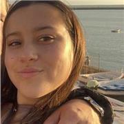 Me llamo María, soy estudiante de 1 de bachillerato y me encantan los niños, no tengo experiencia y doy clases a niños de primaria