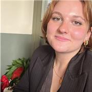 Tutor di lingue offre ripetizione di inglese, spagnolo, francese e italiano