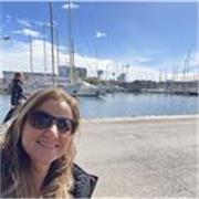 Laureata in materie giuridico economiche offre lezioni di diritto a ragazzi delle superiori