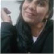 Profesor de matematicas imparte clases a niños de primaria