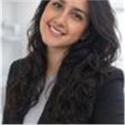 Profesora da clases de inglés a todas las edades