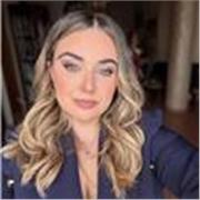 Tutor qualificata per lezioni efficaci, personalizzate e orientate ai risultati