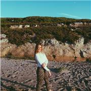 Laureata in lingue impartisce lezioni di inglese/aiuto compiti