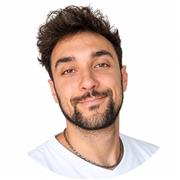 Professore di Scuola Secondaria di Primo Grado, laureato a pieni voti in Letteratura, Filologia e Linguistica Italiana e abilitato all'insegnamento, offre ripetizioni in materie umanistiche