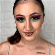 Administrativa con buena media de ESO y grado superior