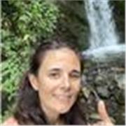 Profesora de francés imparte clases a todos los niveles