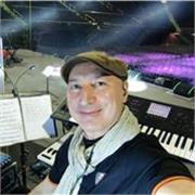 Clases de piano practicas a partir de canciones que tu escoges. Músico de artistas nacionales y internacionales, 20 años como prof