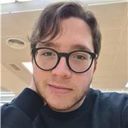 Estudiante de bioquímica imparte clases de química para ESO y bachillerato