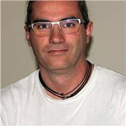 Licenciado en comunicación audiovisual y técnico informático da clases de informática (montaje, reparación, S.O y software